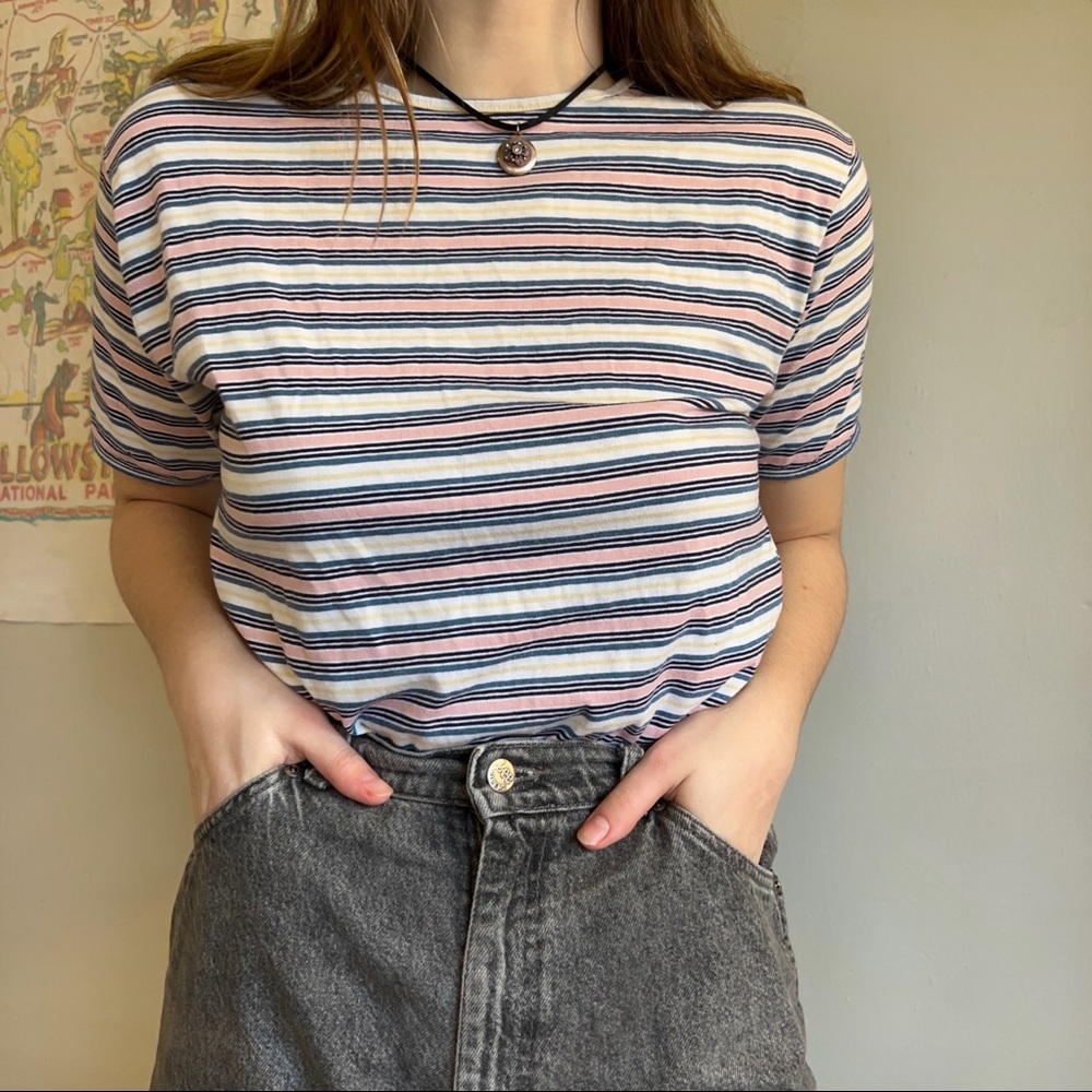 pink/blue striped t shirt